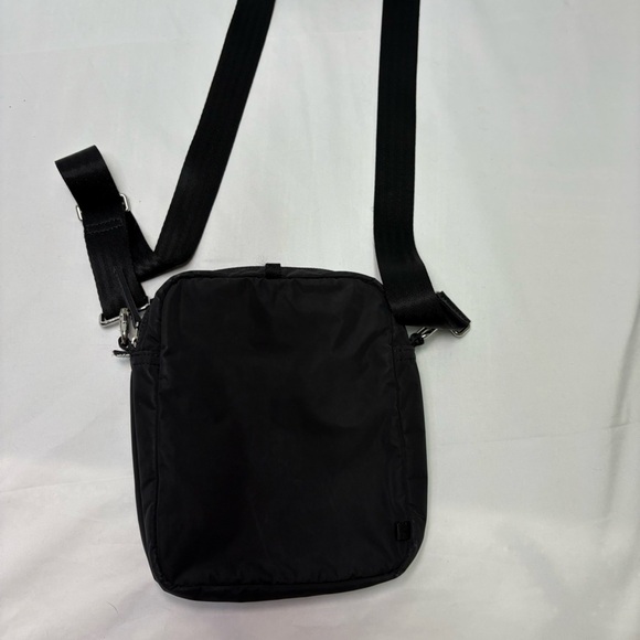 Athleta Crossbody Bag Black Adjustable Strap Belt Sport - Picture 2 of 9